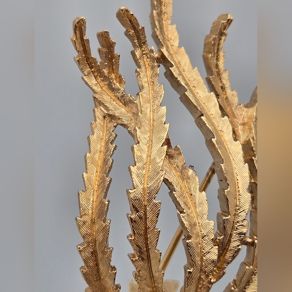 Monet Brooch Brushed Finish Fern Foliage Gold Tone Pin Retro Estate Sale - Picture 3 of 10
